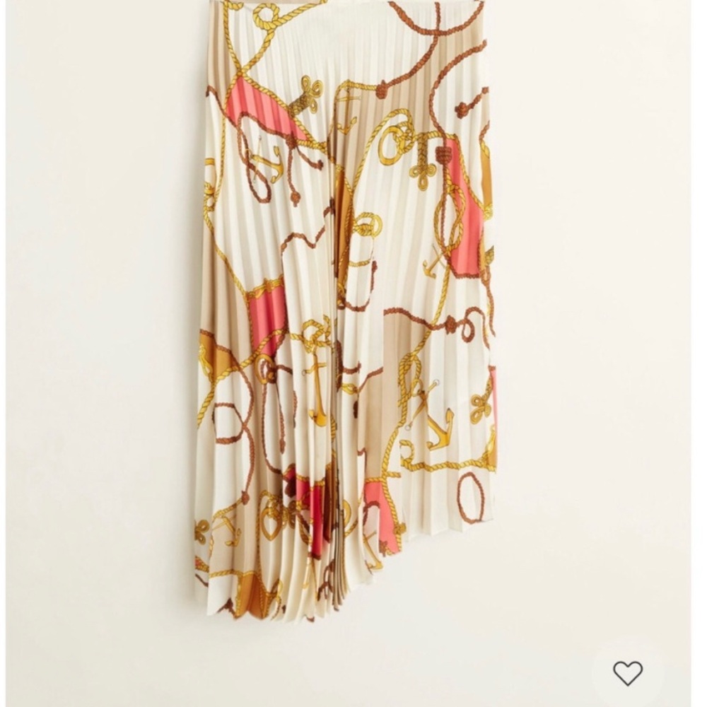 Elegant Cream and Gold Pleated Skirt